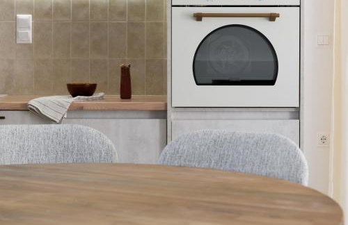 Jasmine Villa, with Heated Pool & Curated Design, By ThinkVilla - Foto 32