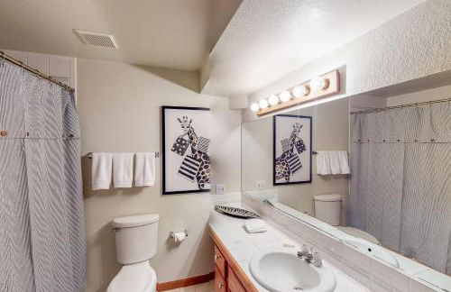 Work and Play! Spacious Lake-View Home in Greeley - Foto 26