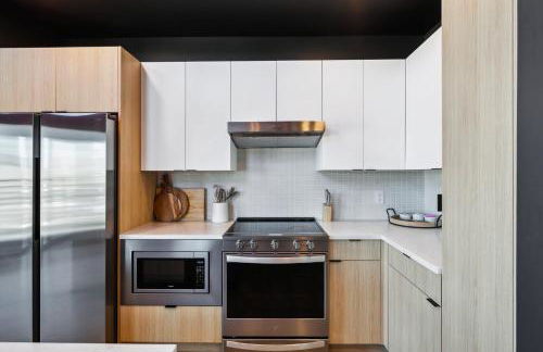 The Rhythm and Rooftop Penthouse Walk To Broadway with Pool and Amazing Views - Foto 25