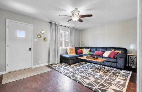 The Hideaway on Hazel- Luxury Smart Home w Hot Tub - Foto 11