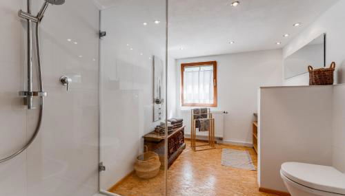 Ferienwohnung Wiesengrün - uriger Hüttenstil - Foto 4