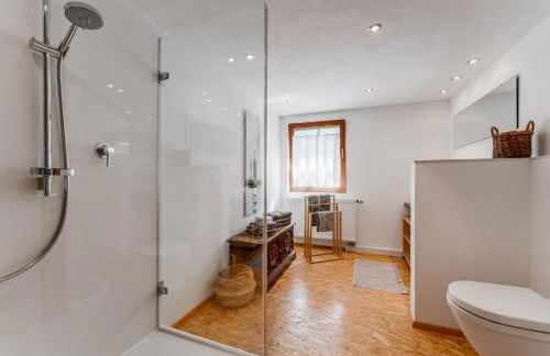 Ferienwohnung Wiesengrün - uriger Hüttenstil - Foto 4