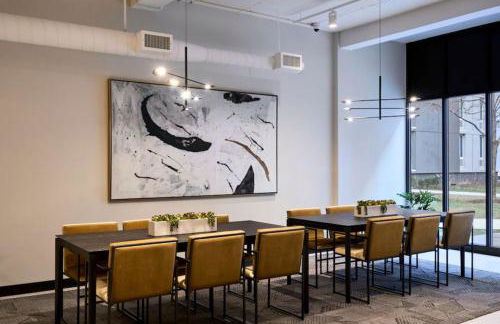 NEW Chic & Cozy 1BD Apartment Near East River, Minutes from Central Park - Foto 46