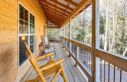 Newly Refreshed! Suches Cabin with Deck, Fire Pit - Foto 19