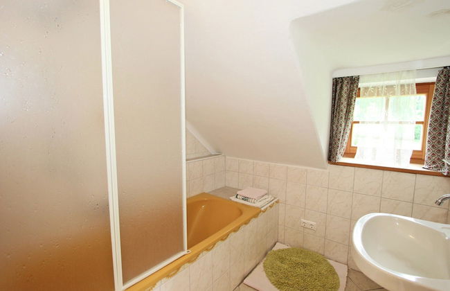 Peaceful Cottage Near Ski Area in Gmund - Photo 36