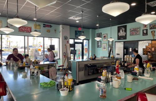 Ocean Views Retreat Enjoy the Ocean View from your balcony - Foto 31