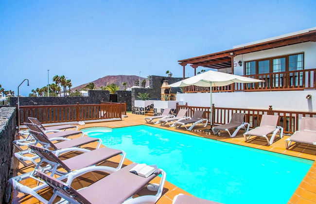 Villa Amina - Photo 1