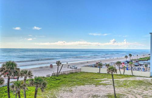 Beachfront Studio with Community Indoor Pool! - Foto 2