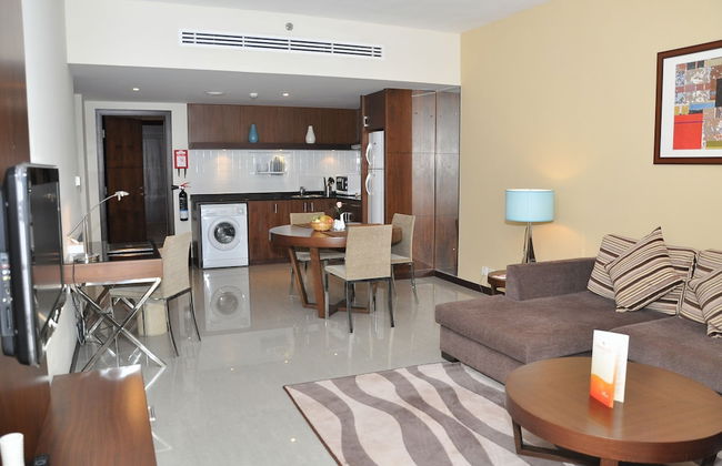 Phoenix Plaza Hotel Apartments - Photo 9