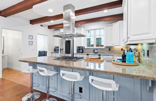 Gorgeous Santa Cruz Villa - Modern Beachside Paradise with NEW Hot Tub & Fast Wi-Fi - Foto 61