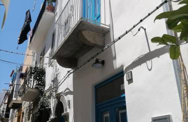 "la casa dell'architetto" con terrazza panoramica in centro storico e a due passi dal porto - Foto 3