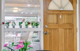 Welcome to Your Serene Waterfront Getaway! - Foto 13