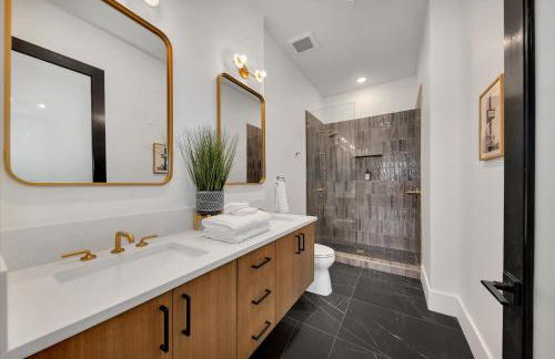 204- Modern retreat w elevator & BBQ - Foto 16