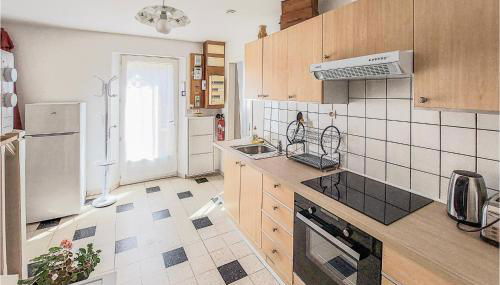 Amazing Home In Péronne With Kitchen - Foto 5