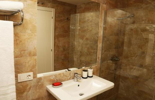 Apartamentos turisticos Puente Romano Portal 4 Bajo -A - Foto 9