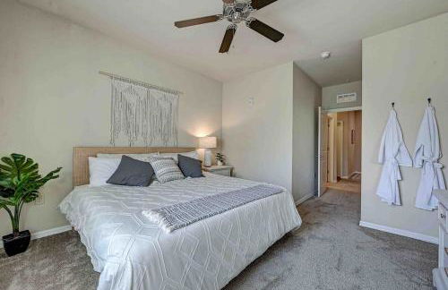 Boho Oasis w KING Bed w POOL Nr AIRPTShoppingDWTN - Foto 27