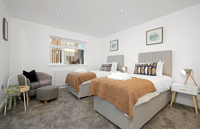 St Martins House Luxury Apts. Ruislip - Photo 5