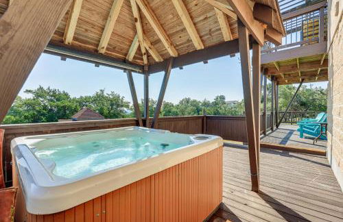 Family-Friendly Fischer Home with Private Hot Tub! - Foto 2