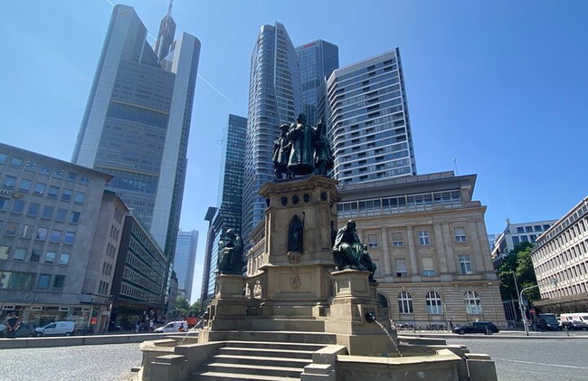 Évadez-vous de la ville Francfort City Promenade avec Puzzles - Photo 2