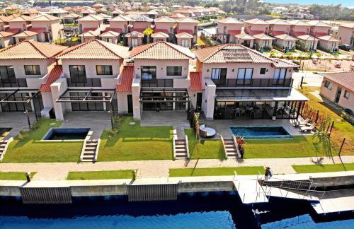 Casa em Condomínio Clube - Ar condicionado - Piscina - Foto 51