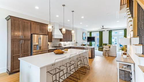 East River Manor by Lucky Savannah - Foto 1