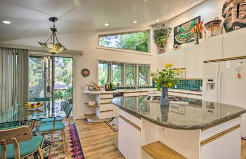 Luxe El Cajon Oasis with Pool, Fire Pit and Pavilion - Foto 13