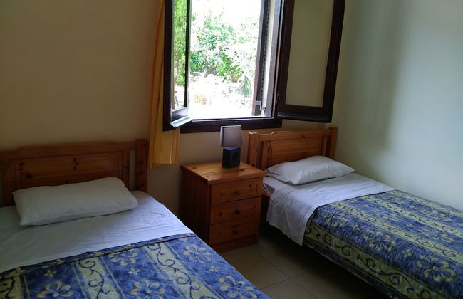 Spaceful Apartment With Veranda 'n Garden - Foto 2