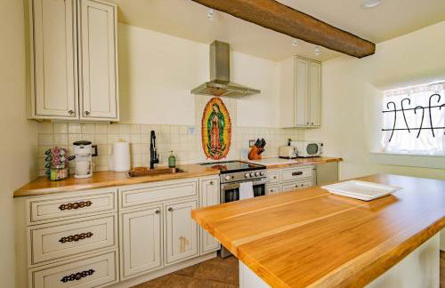 Historic Adobe Casita Downtown Specious 620 Sq Ft, King Bed and Patio - Foto 4