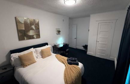 Nona - Cozy 3BR Apt with Parking, Desk & Fast WiFi near Yale, Quinnipiac, SCSU & Hospitals - Foto 23