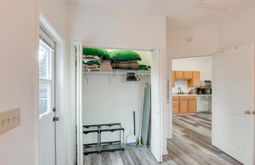 Apt with Lake Views - Day Trip to Virginia Tech! - Foto 11