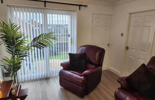 Peaceful 2-Bed Bungalow with Garden & Parking in Bramley Village, Rotherham - Foto 39