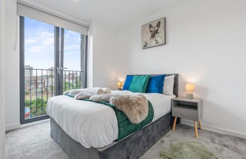 Luxury 3 bedroom with 2 bath at Plaistow opposite of station - Foto 3