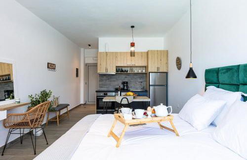 Evilio Suites, Inspired Family Retreat with Pool, Βy ThinkVilla - Foto 28