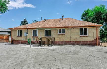 Arvada Private Family Home with Two King Beds - Foto 25