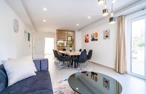 Villa Petmat - with private pool and 6 bedrooms - Photo 20