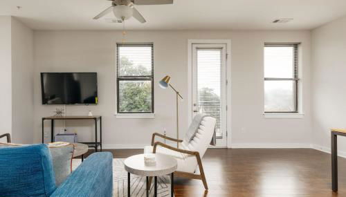 CozySuites Music Row Spacious 2BR with free parking 40 - Foto 2