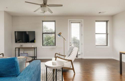 CozySuites Music Row Spacious 2BR with free parking 40 - Foto 2