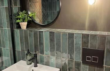 The Hideaway Bureau - Lowlands - Photo 14