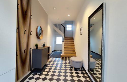 ApartZ - Celle Altstadt - bis 9 Personen Ideal für Familien und Gruppen, 3 SZ, 2 Bäder, Infrarotsauna, inklusive Parkplatz, Dachterrasse - Photo 3