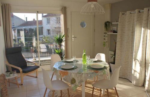 Appartement lumineux Parking privé Terrasse 2 Vélos - Foto 4