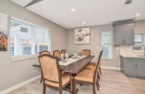 Spacious 4 bedrooms, 2 bathroom house with pool - Photo 4