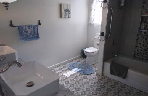 Custom Home - Beach close/convenient to everything - Foto 17