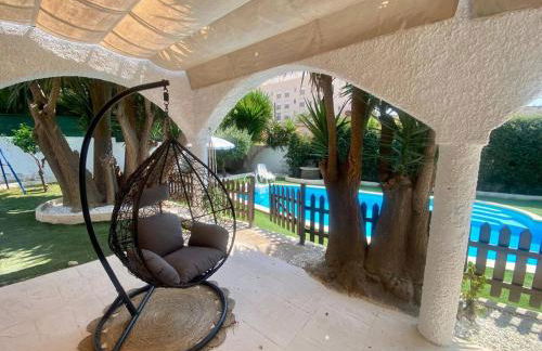 Mediterranean Villa - Private Pool , Garden & BBQ - Photo 41