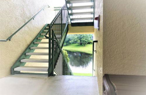 2BR2BA Getaway 7 Miles from Orlando Parks - Foto 15