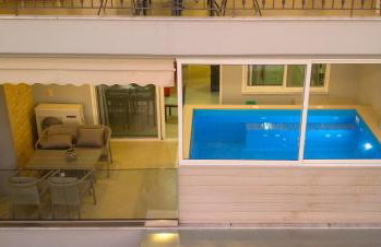 Grand Suites with Private Pools - Photo 25