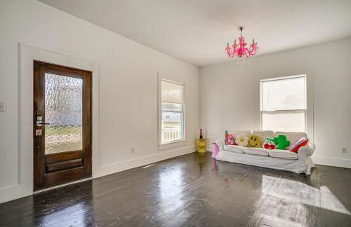 2 Mi to Gator Chateau Vibrant Home with Balcony - Foto 5