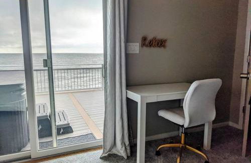 Bay Bliss - Private Beachfront Home with 180° Views & Hot Tub! - Foto 25