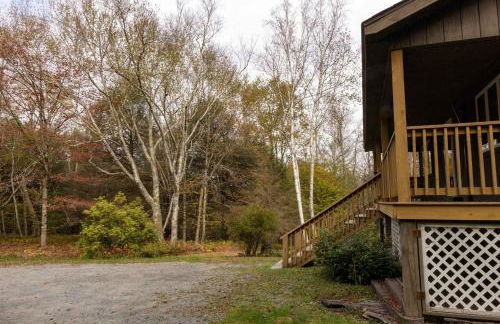 Private Chalet with Fire Pit Deck and Large Yard - Foto 32