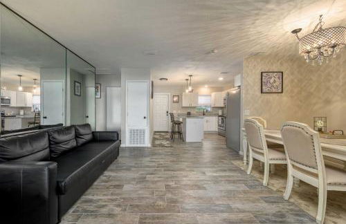 Hook, Line and Leisure Lakefront Gem with Porch! - Foto 5