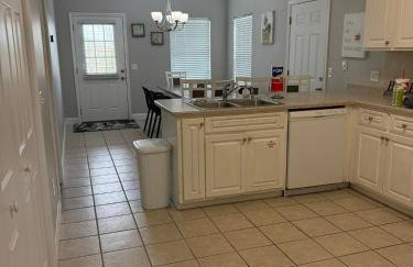 Beach Days, Nightlife Nights, East End of PCB - Foto 20